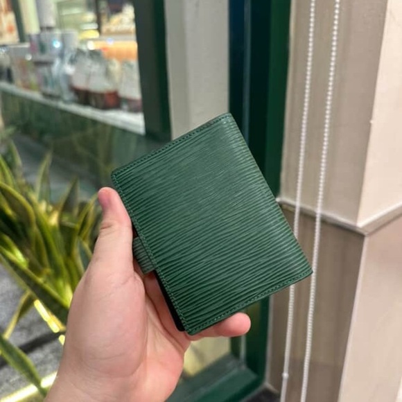 Louis Vuitton Green Epi phone book card holder **RARE** - Picture 7 of 16